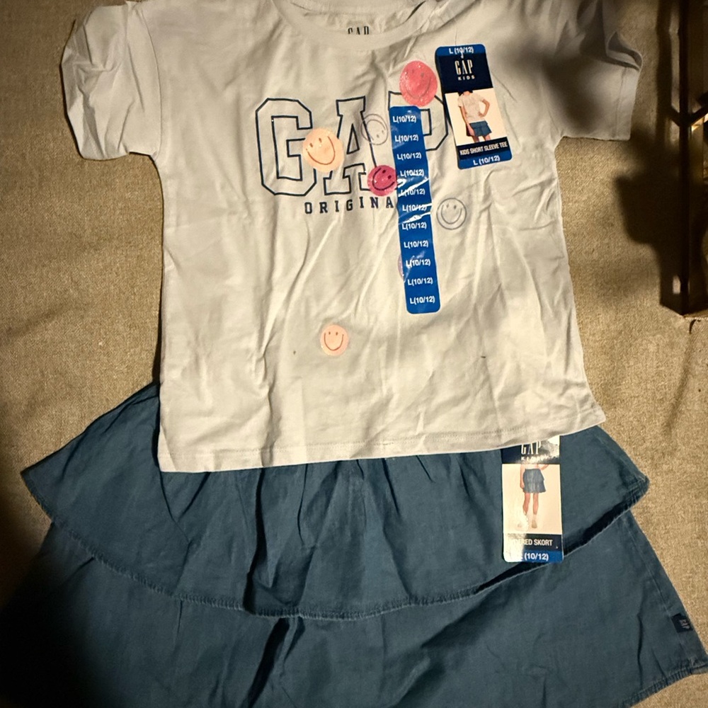 GAP White and Blue Matching Set with Graphic Tee and Flouncy Skirt
